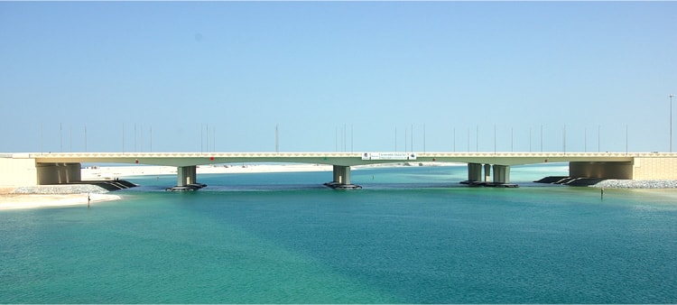 UAEアブダビ・ヤス島高速道路工事